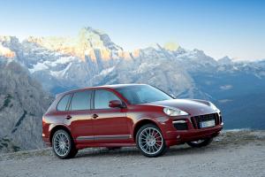 Porsche Cayenne GTS 2010 года